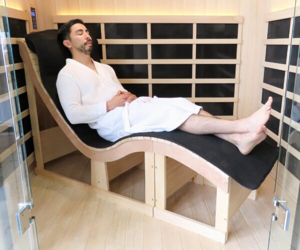 09 Ergo Chair Lifestyle 1 scaled